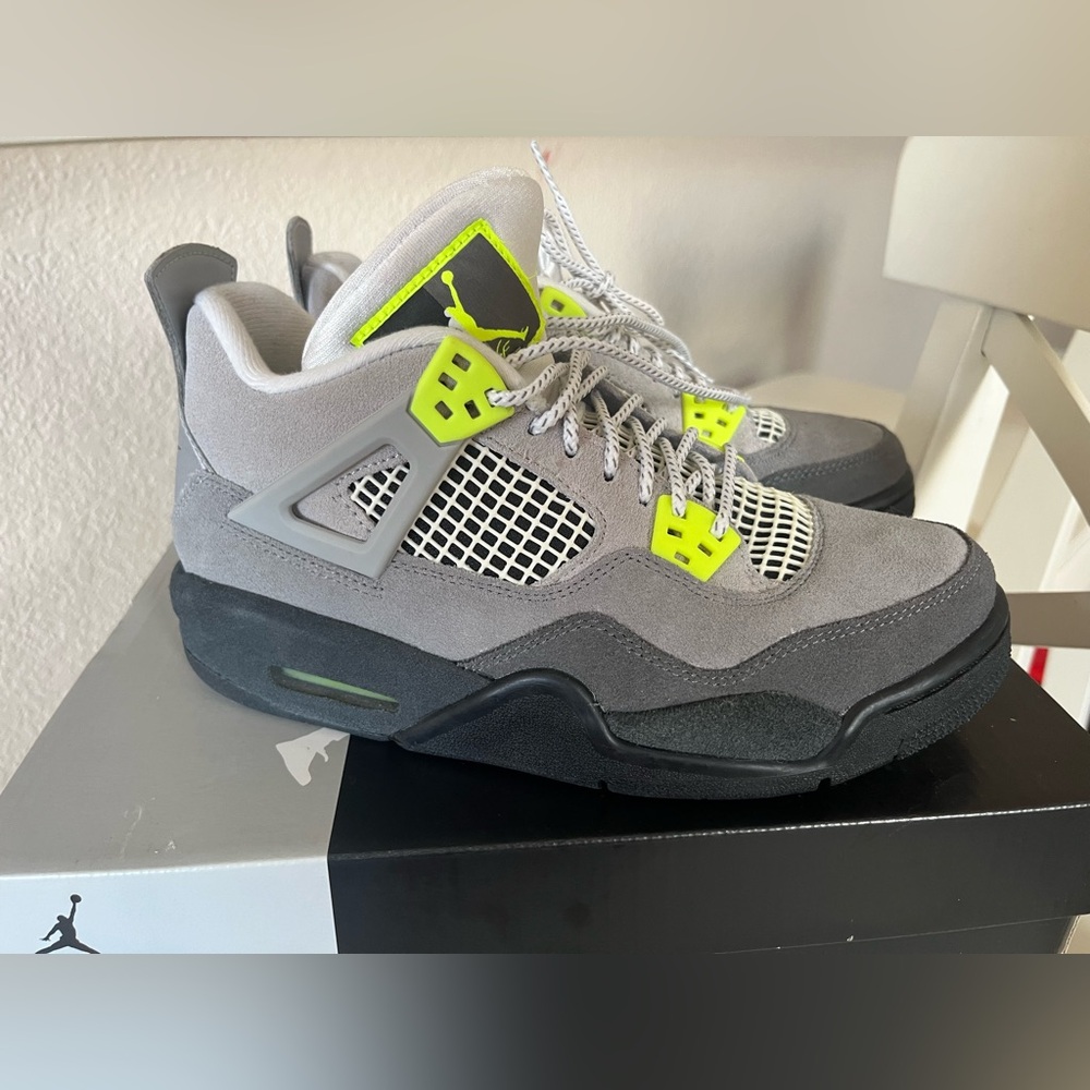 Air Jordan 4 Retro SE’ neon 95’